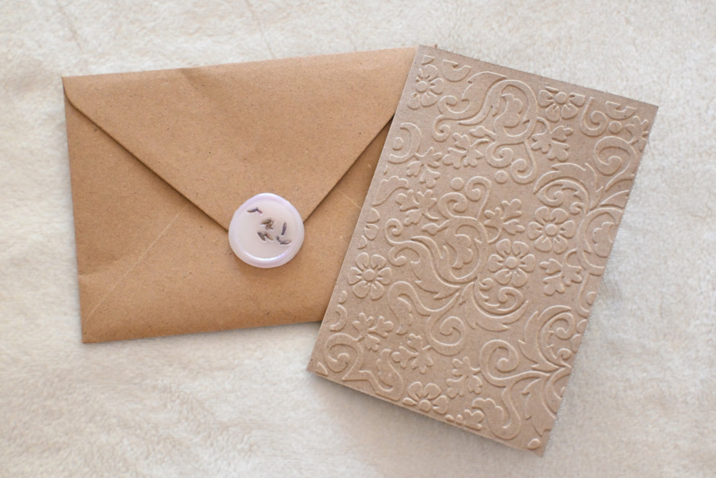 Lavender Candle + Bath Salts Gift Bundle – Relaxation Duo